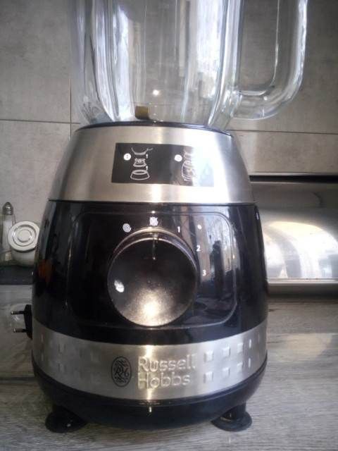 Blender kielichowy Russel Hobbs Illumina 850W