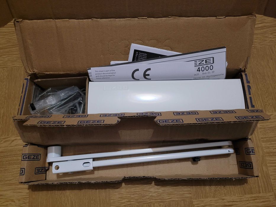 Samozamykacz GEZE TS 2000 NV BC Closer w kolorze białym