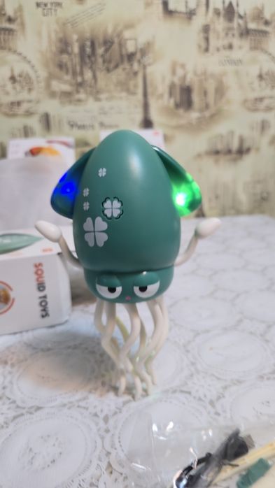 Танцюючий кальмар-восьминіг — хітова інтерактивна іграшка 2025