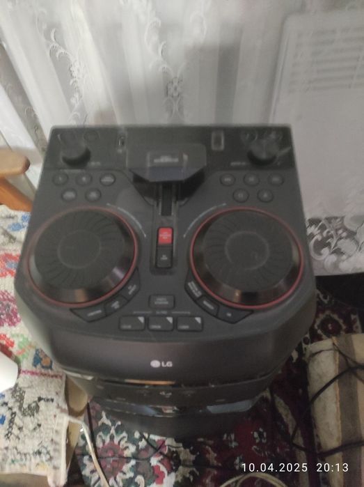 Продам блютуз колонку lg .500 ват