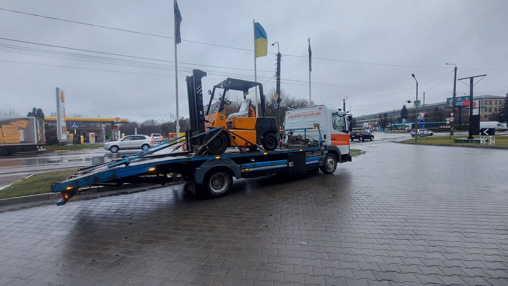 Евакуатор. Перевезення спец і с.г техніки