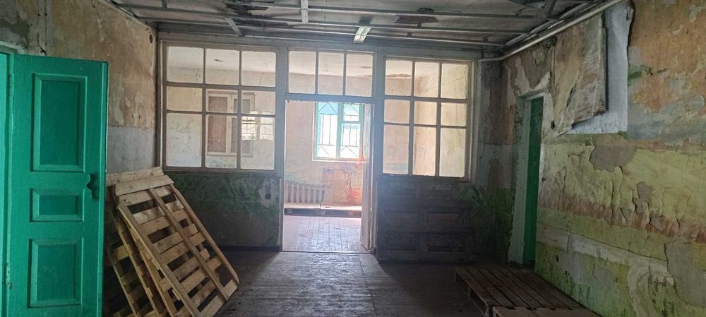 продам нежитлову будівлю комерційного призначення