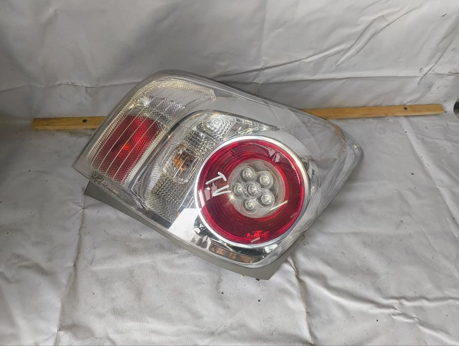 Задній  стоп Toyota verso