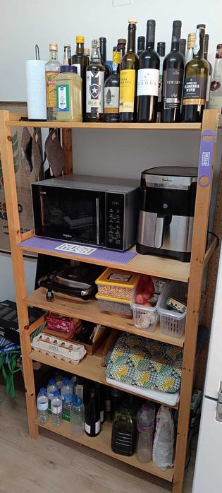 Estante de madeira de Pinho: 89 x 50 x 179 cm