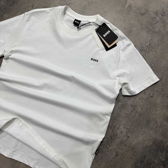 Чоловіча стильна футболка HUGO BOSS