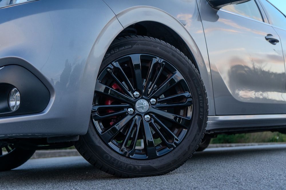 Peugeot 208 1.2 Allure – Económico, Bem Equipado e Estimado (2019)