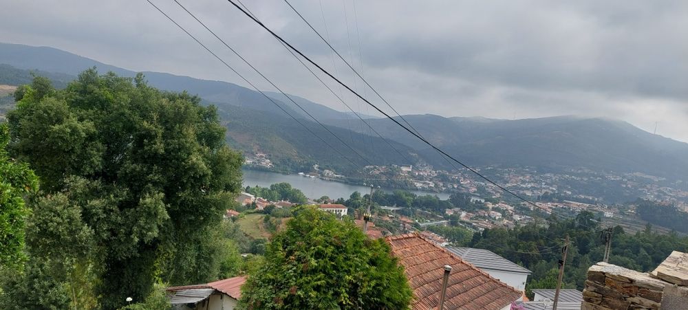 Casa e terreno com vista rio Douro