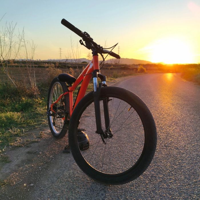 Bicicleta laranja jante 26