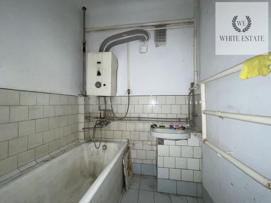 Продаж комерційного приміщення вул. Листопадова