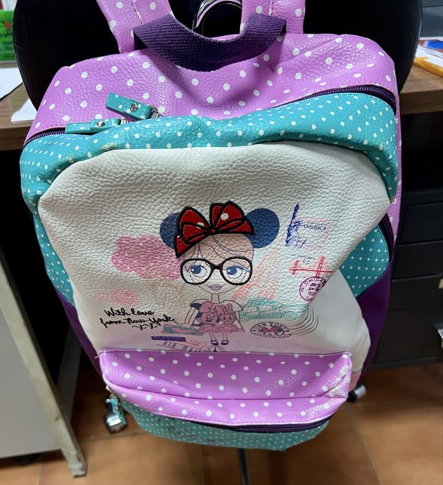 Mochila escolar menina