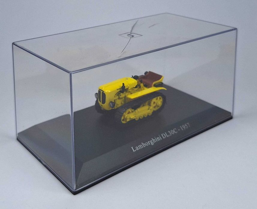 UNIVERSAL HOBBIES - LAMBORGHINI DL30C 1957, Made in China, skala 1:43