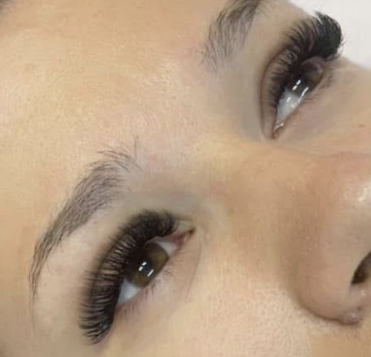 Stylizacja , przedłużanie rzęs