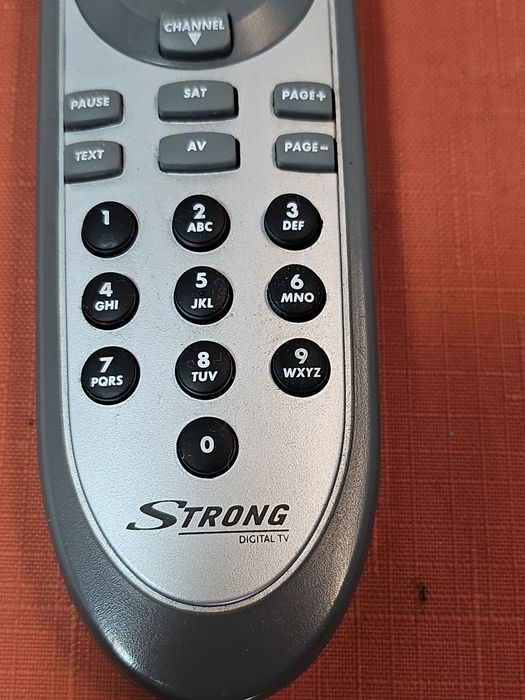 Pilot Strong SRT6880 do dekodera Cyfra+