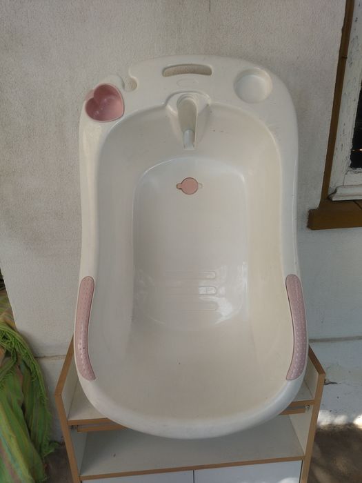 Banheira de Bebé Branca com Apontamentos Rosa