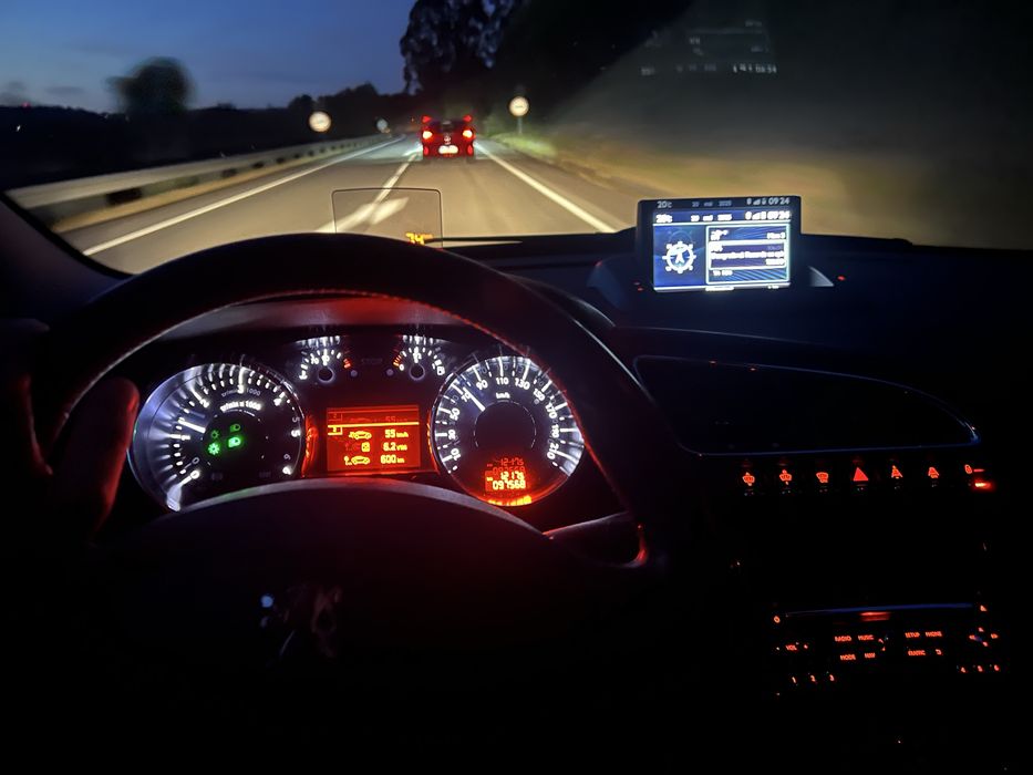 Peugeot 3008 1.6 Hdi (Allure) - Poucos Kms