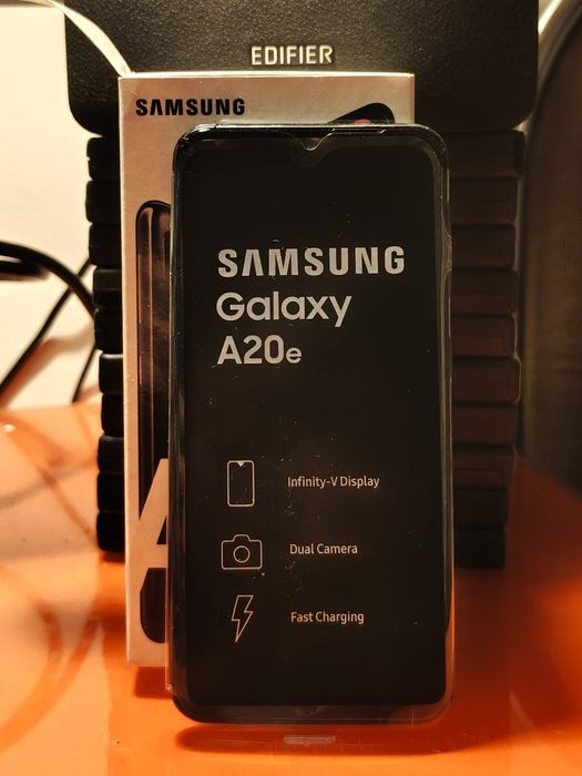 Samsung Galaxy A20e – Para Peças / Acessórios (Com Caixa)
