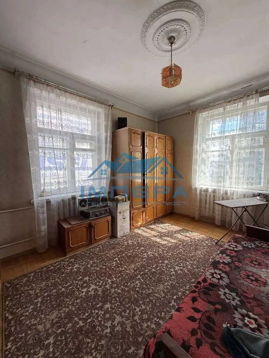 Продаж 3-кімнатної квартири в самому Центрі міста. Сталінка. Цегляний будинок