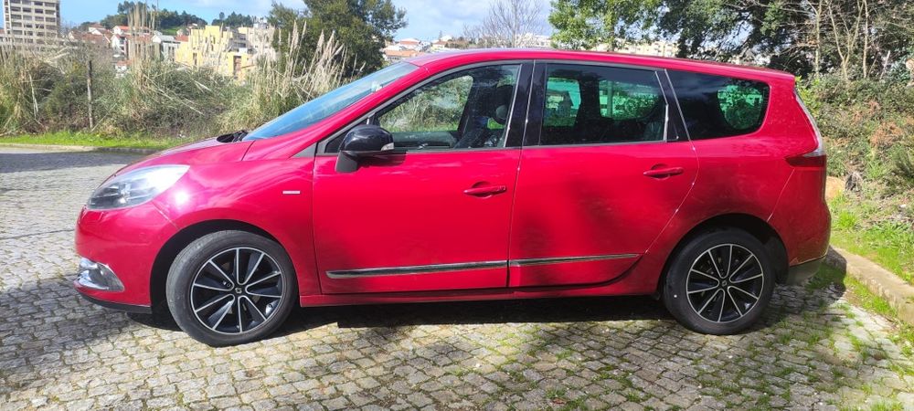 Renault Scenic 1.5 DCI Bose Edition

-Ano 2012
-Motor 1.5 DCI (rápido