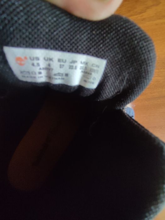 Sapatilhas Nike e botas Timberland