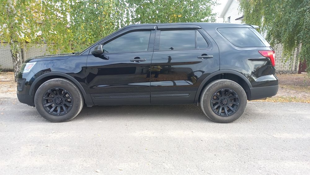 Форд експлорер 2017 рік