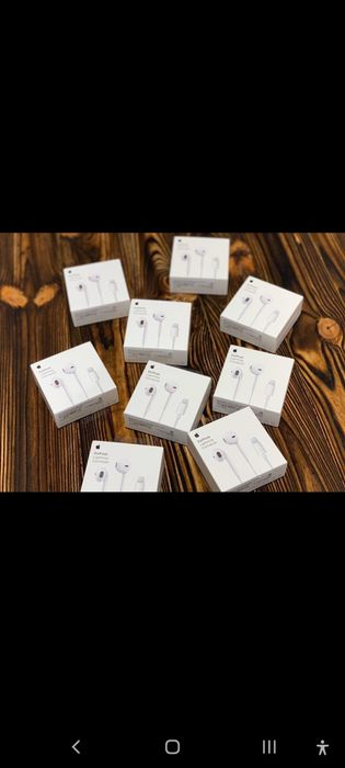 Навушники Apple EarPods with Lightning Connector - 12$