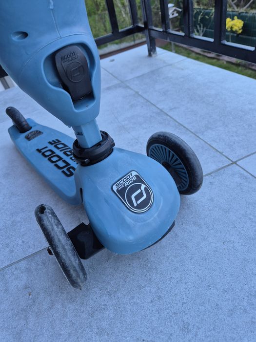 Scoot and Ride niebieski