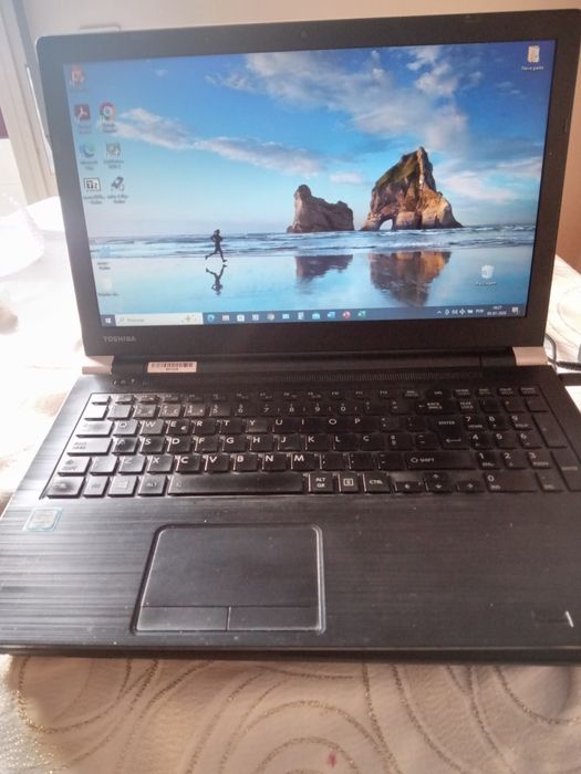 Portátil Toshiba i5 Windows 10