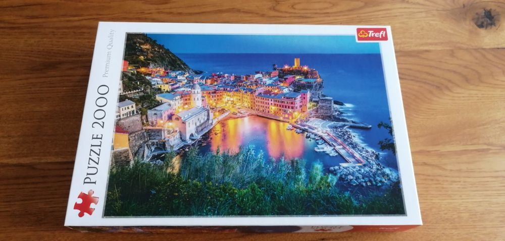 Puzzle Trefl Vernazza o zmroku 2000 kompletne