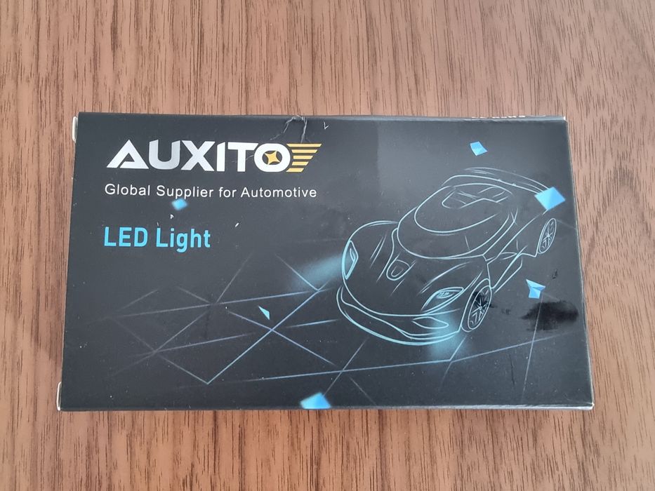 10 uni. T10 LEDs W5W, Auxito