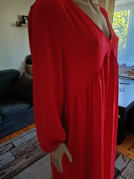 Luźna czerwona sukienka rozmiar 42