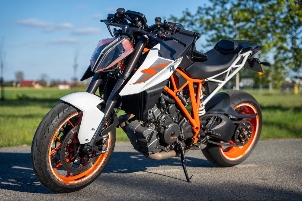 KTM 1290 Super Duke R 2017 | Tech Pack | Scorpion