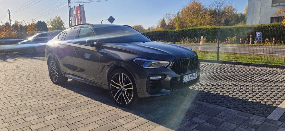 samochód BMW X6 M50d okazja