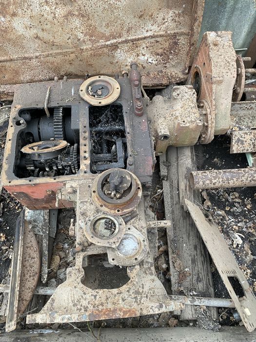 Задній міст коробка Т40