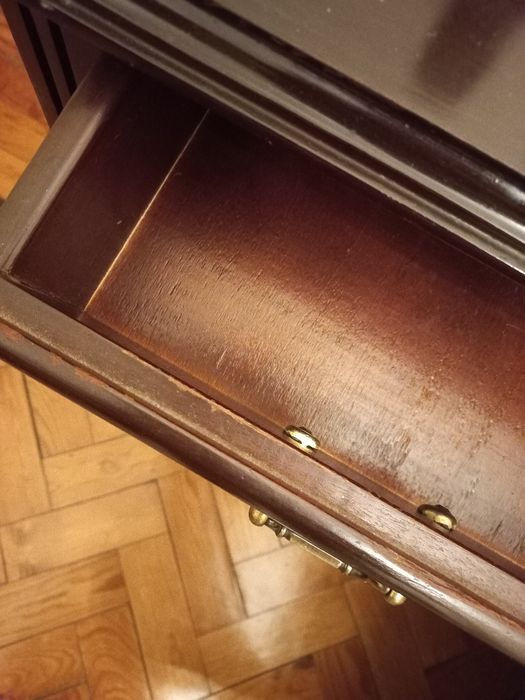 Mesas de cabeceira com gavetas64741036942593121