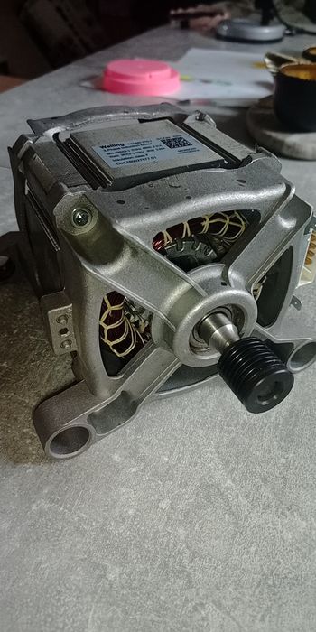 Hotpoint Ariston Aqualtis AQD1071D 69 SILNIK NAPĘDOWY