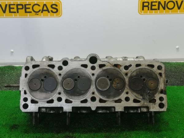 Colaça / cabeça do motor VOLKSWAGEN Passat (3B2)