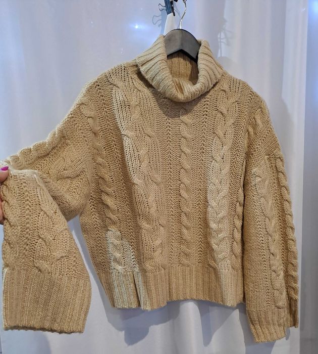 Cieplutki Beżowy Sweter Krótszy Oversize Warkocz Golf r.40/42
