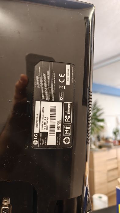 Monitor LG + uchwyt do biurka