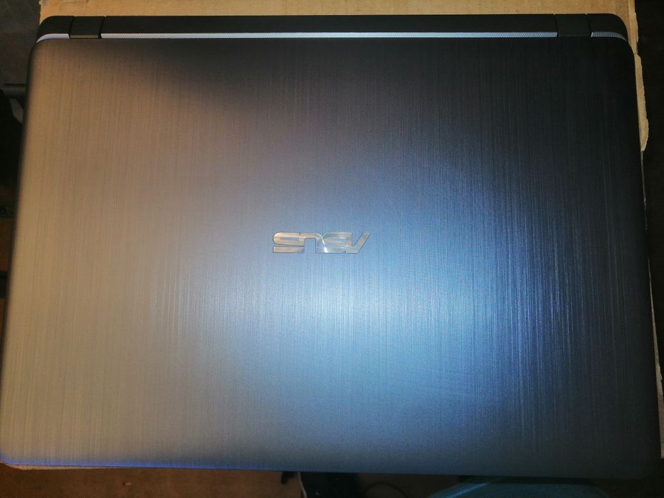 Portátil ASUS  i3 8Gb ssd 256 Geforce 2 Gb como novo