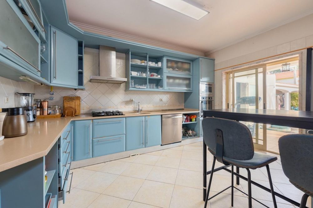 Moradia independente à venda em Aroeira - Almada.