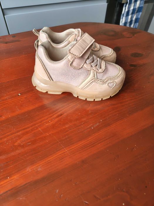 Adidasy dla dziewczynki
