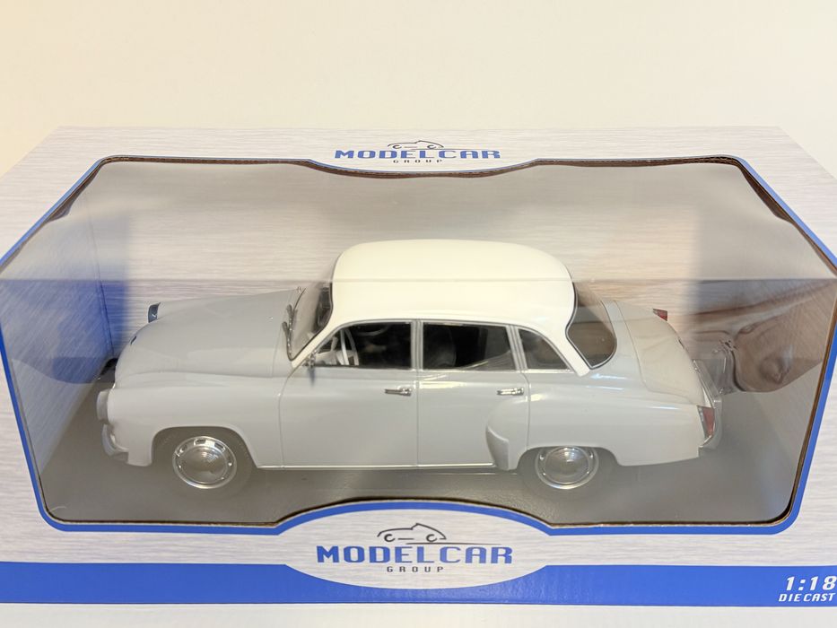 Miniature Wartburg 312 1965 Bleu Clair/blanc, échelle 1/18, MCG, Métal, Neuve