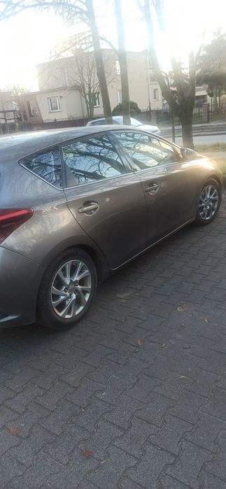Sprzedam Toyotę Auris