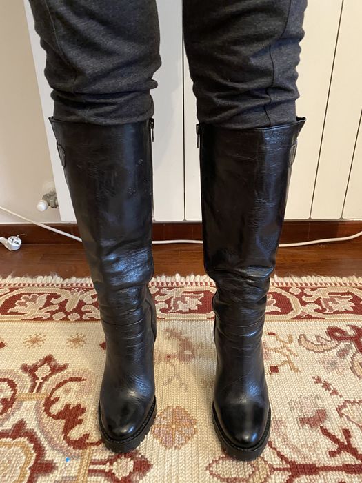 Botas em pele pretas, 38, nunca usadas