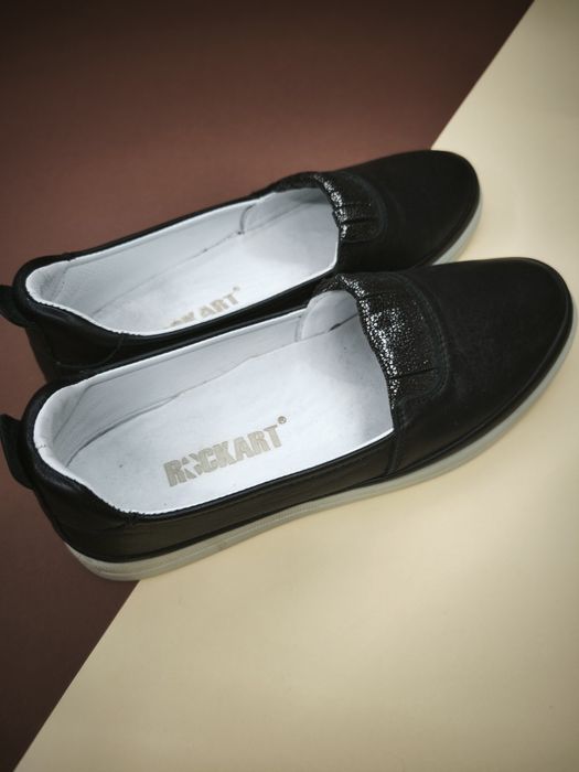 Шкіряні жіночі лофери, мокасини