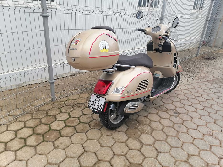 VESPA  USADA  GTS 300