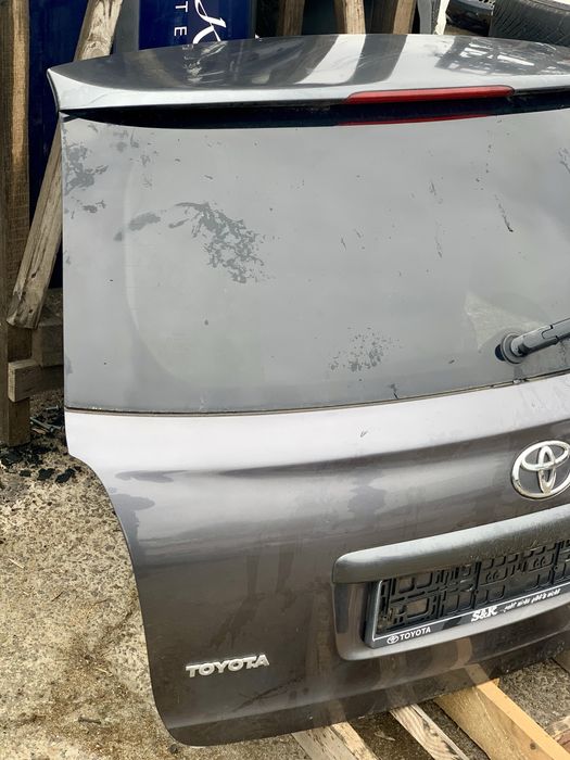 Ляда кришка багажника Toyota Avensis T25 2003-2009 Тойота авенсіс