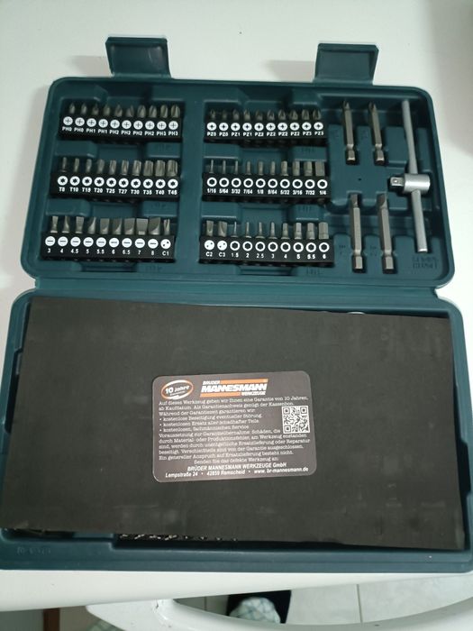 Caixa de ferramentas BRUDER MANNESMAN 130 PEÇAS
Caixa nova e de quali