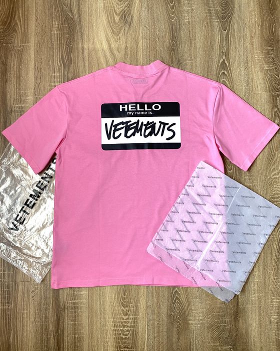Футболка Vetements рожева “Hello my name is”