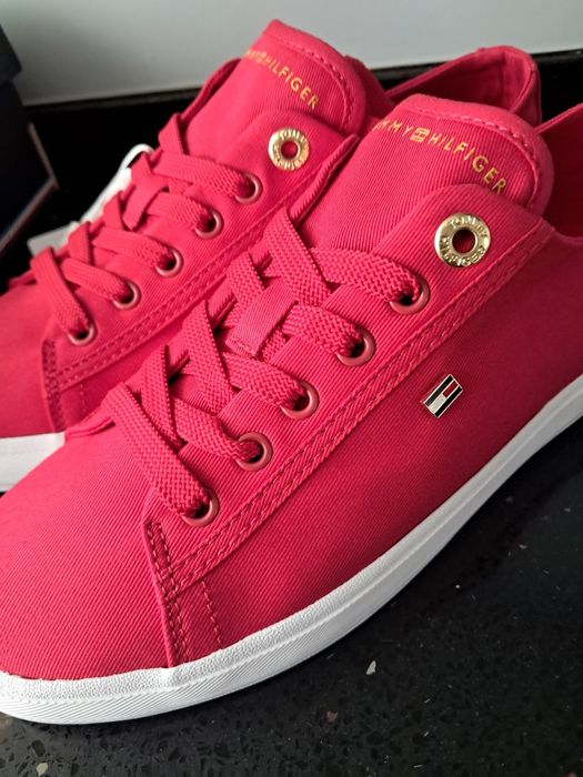 Tommy Hilfiger Rozm.38/24cm.